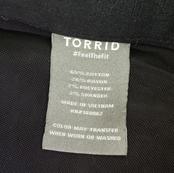 Torrid Crop Bombshell Straight Premium Stretch Distressed High Rise Jean 20 NWOT - Picture 10 of 11